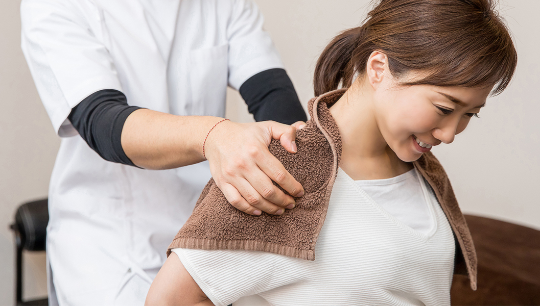 肩のマッサージ